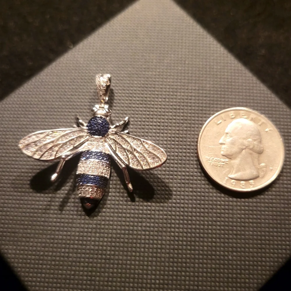 925 Sterling Silver Bee pendant - Picture 1 of 4